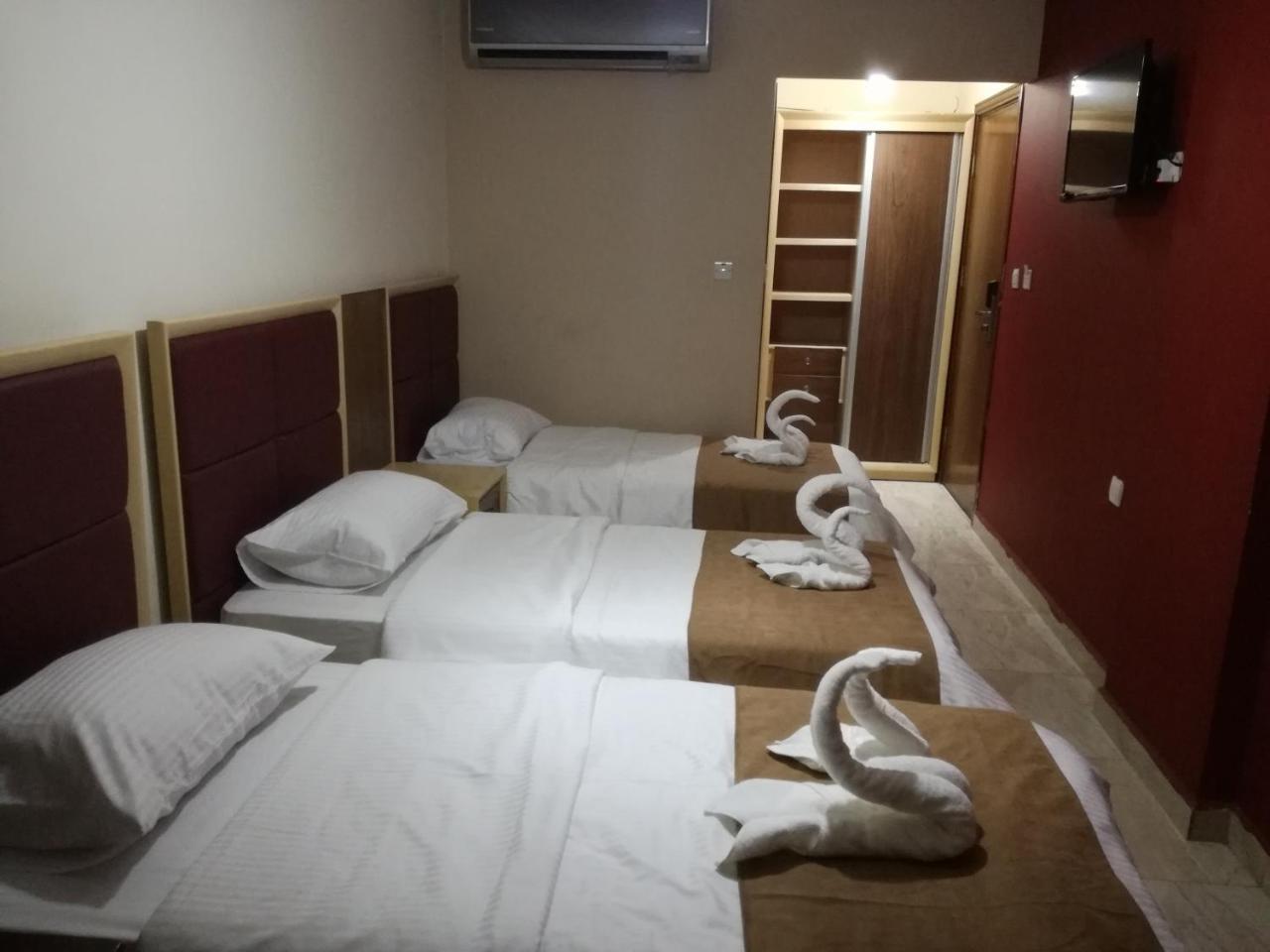 The Yacht Hotel Акаба Екстериор снимка