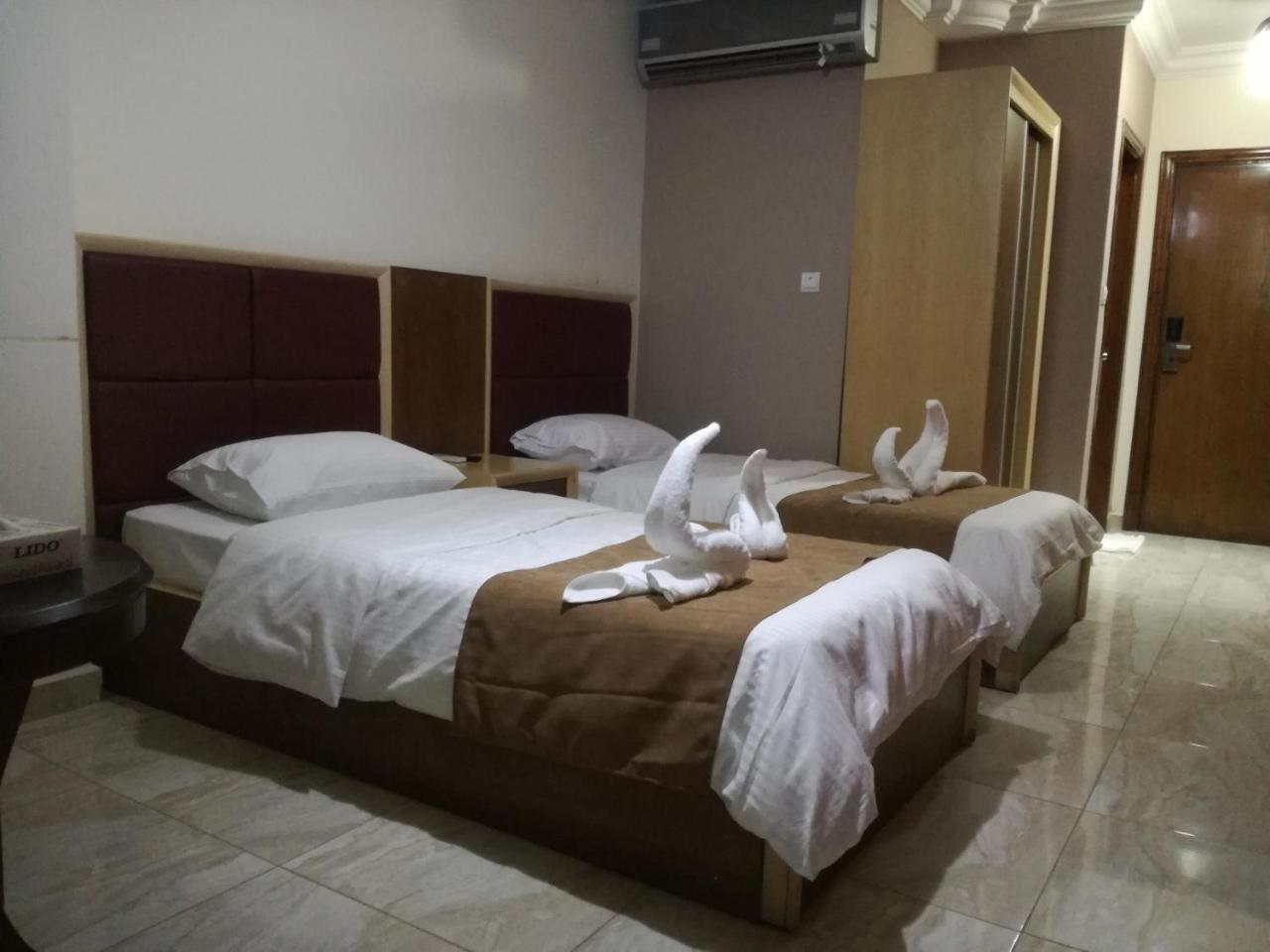 The Yacht Hotel Акаба Екстериор снимка